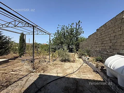 Satılır 5 otaqlı həyət evi 240 m²