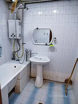Satılır 3 otaqlı köhnə tikili 70 m²