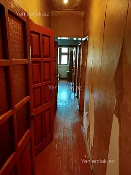 Satılır 3 otaqlı köhnə tikili 70 m²