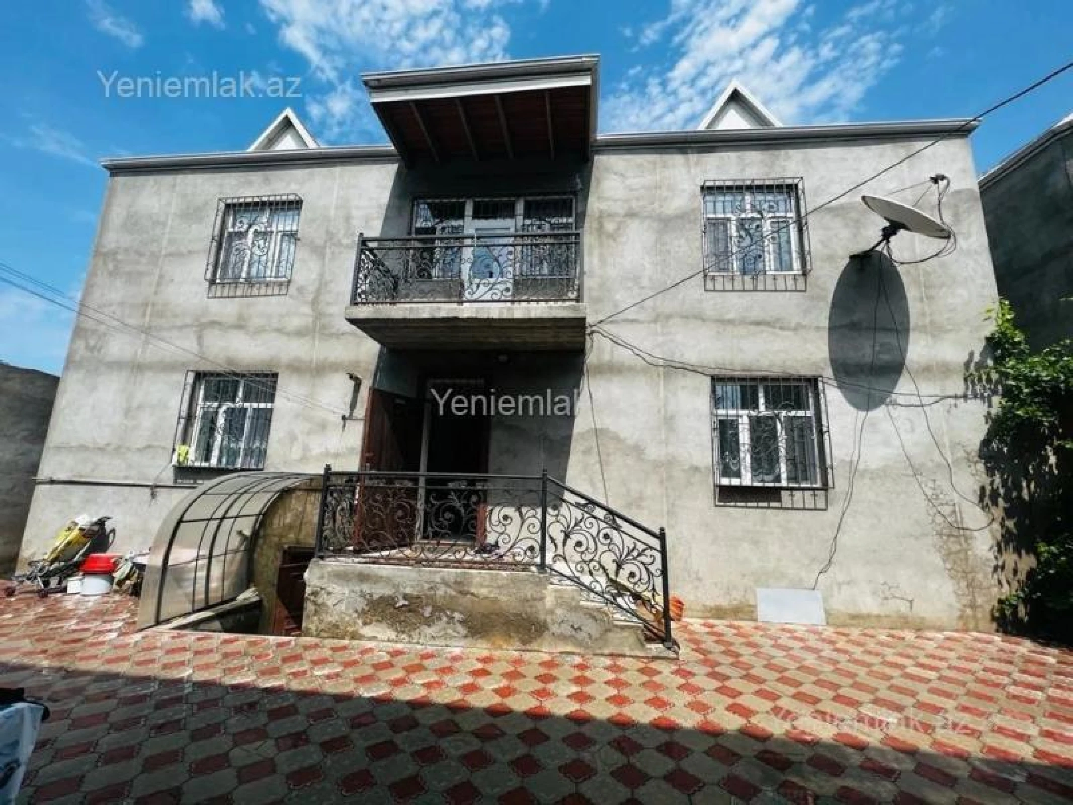 Satılır 6 otaqlı həyət evi 280 m²
