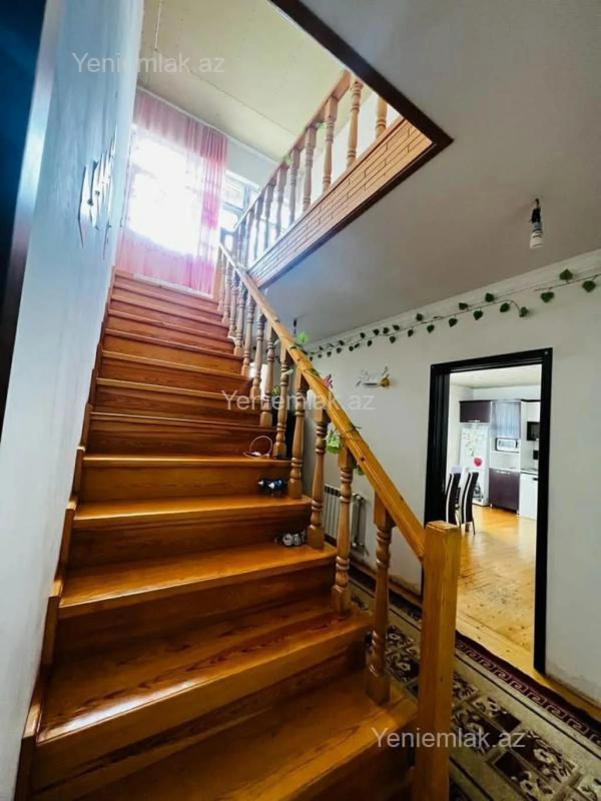 Satılır 6 otaqlı həyət evi 280 m²