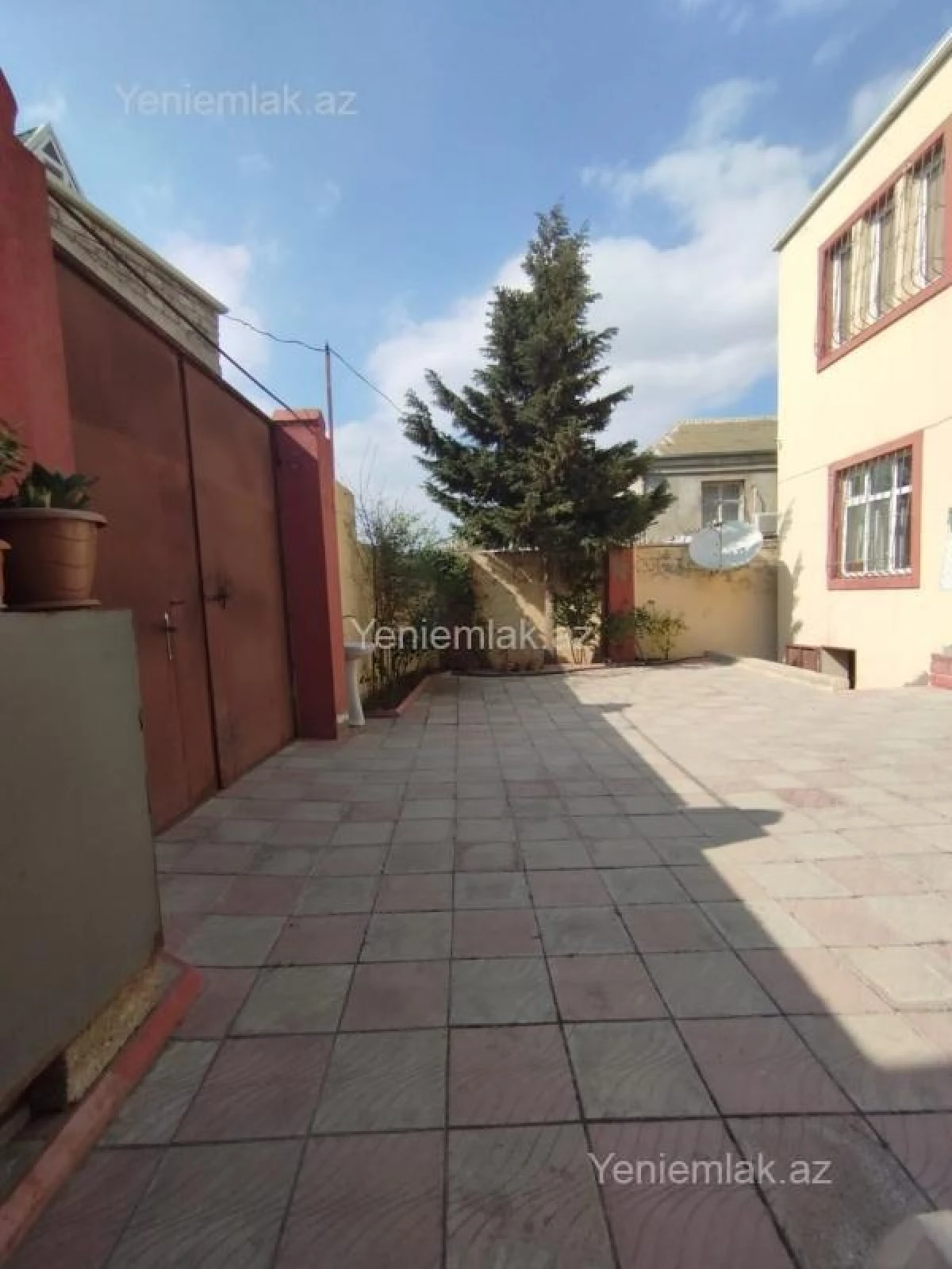 Satılır 5 otaqlı həyət evi 210 m²