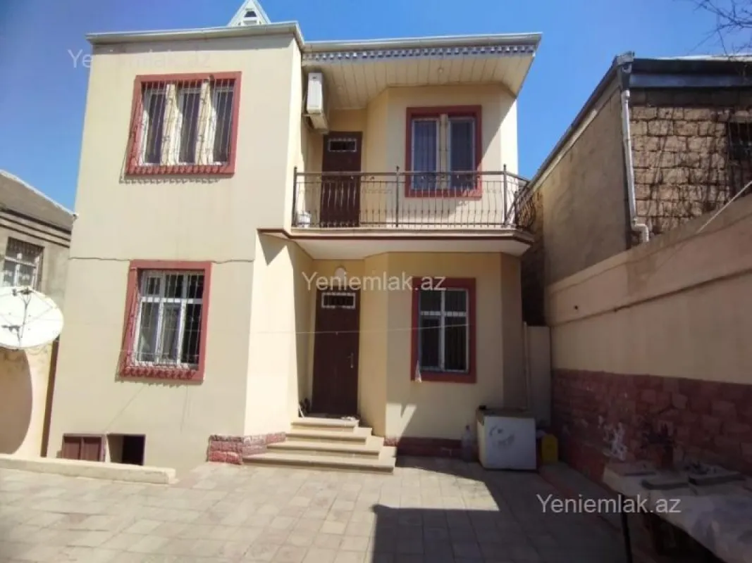 Satılır 5 otaqlı həyət evi 210 m²