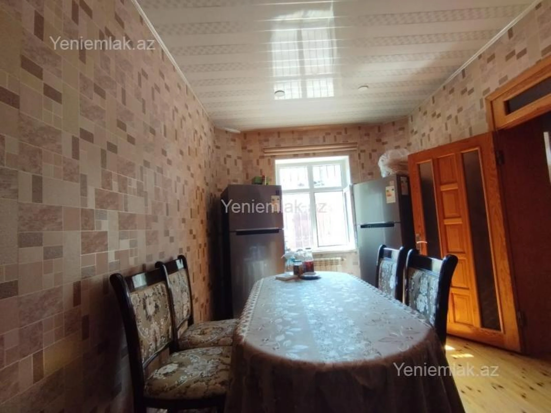 Satılır 5 otaqlı həyət evi 210 m²