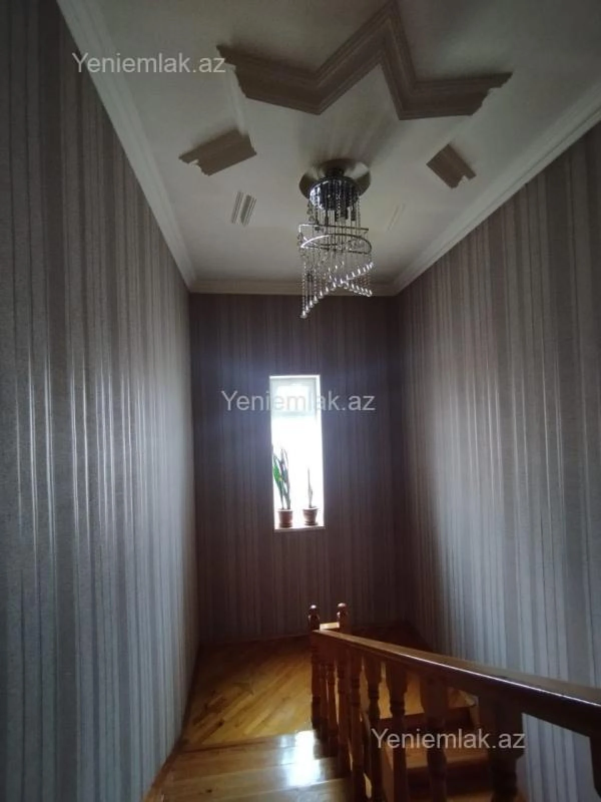 Satılır 5 otaqlı həyət evi 210 m²