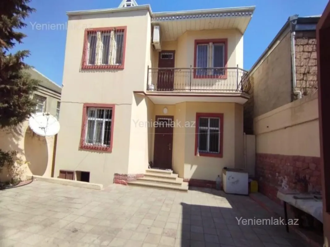 Satılır 5 otaqlı həyət evi 210 m²