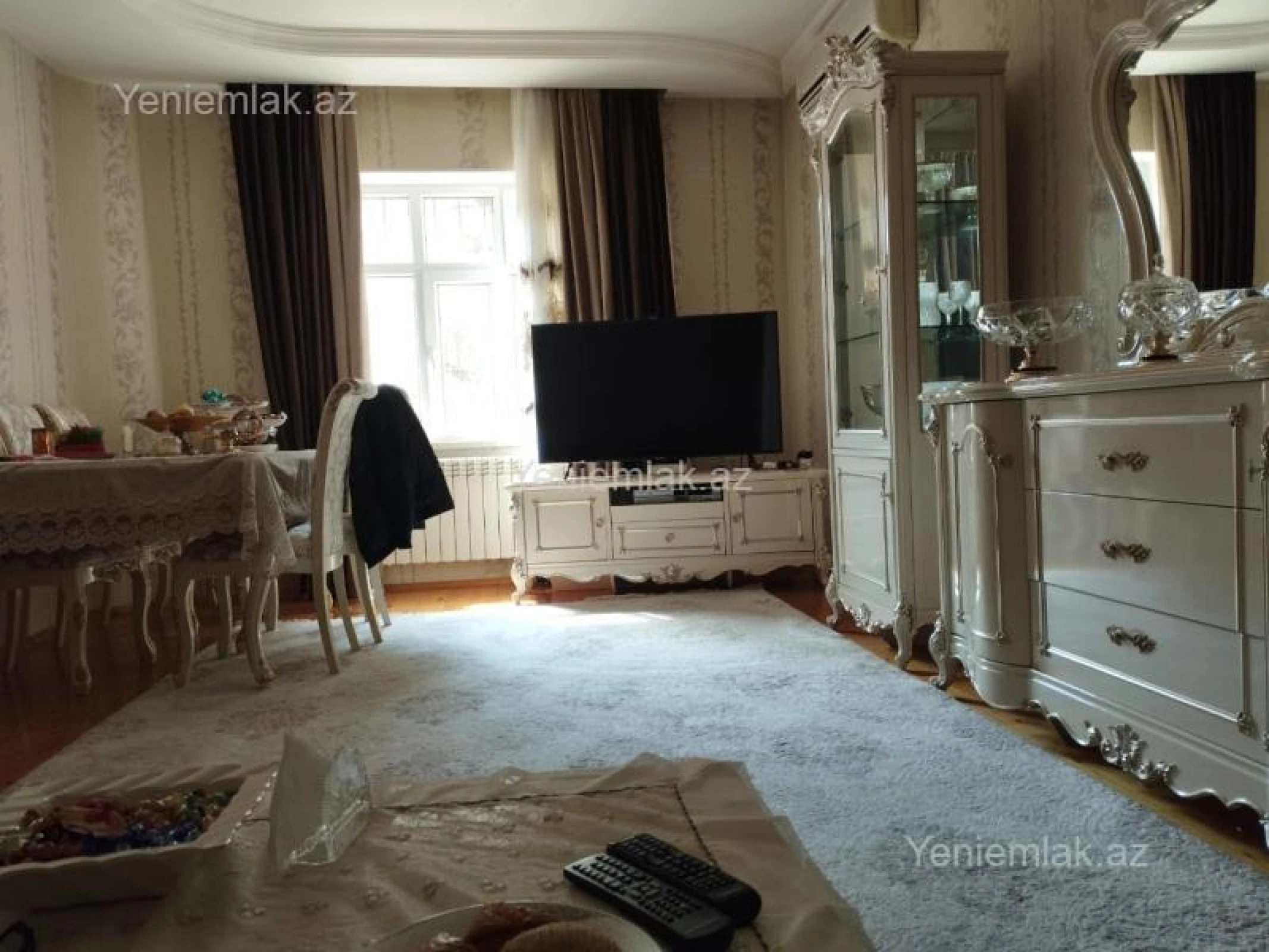 Satılır 5 otaqlı həyət evi 210 m²