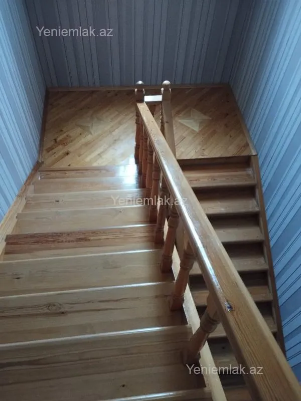 Satılır 5 otaqlı həyət evi 210 m²