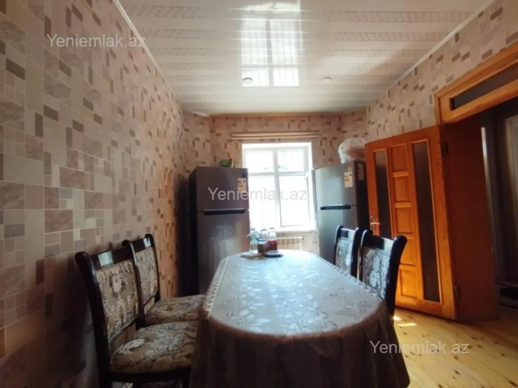 Satılır 5 otaqlı həyət evi 210 m²