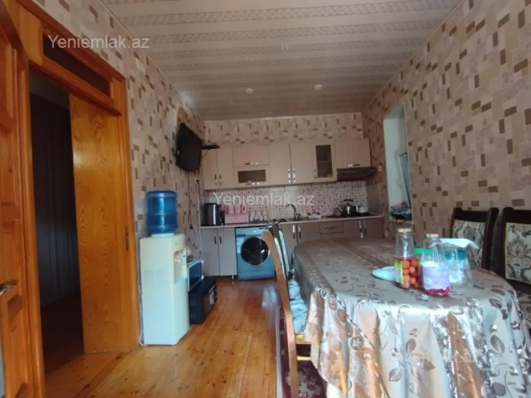 Satılır 5 otaqlı həyət evi 210 m²