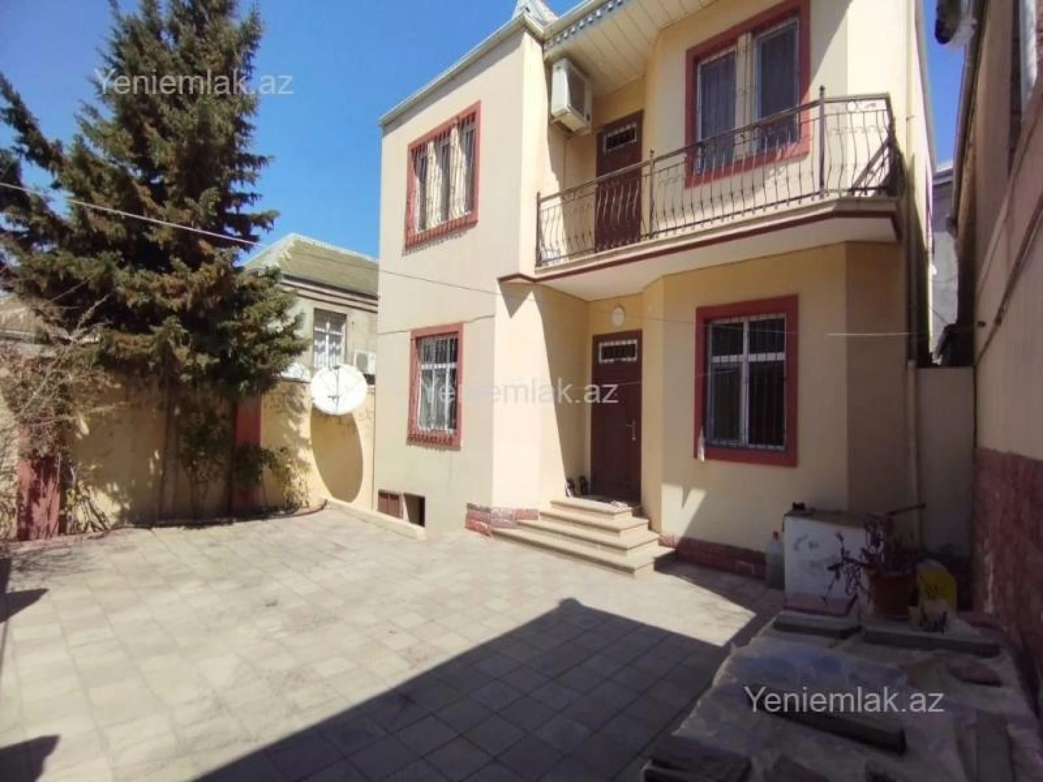 Satılır 5 otaqlı həyət evi 210 m²