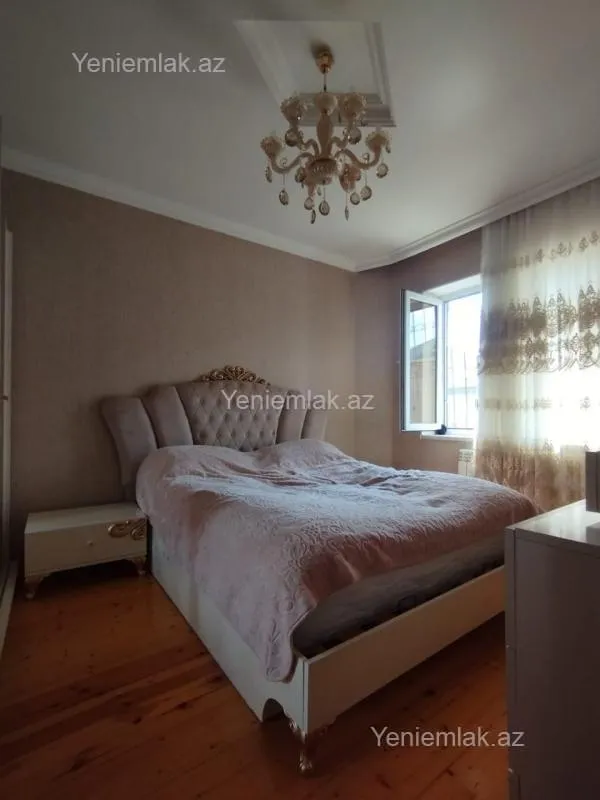 Satılır 5 otaqlı həyət evi 210 m²