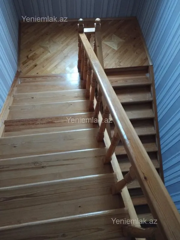 Satılır 5 otaqlı həyət evi 210 m²