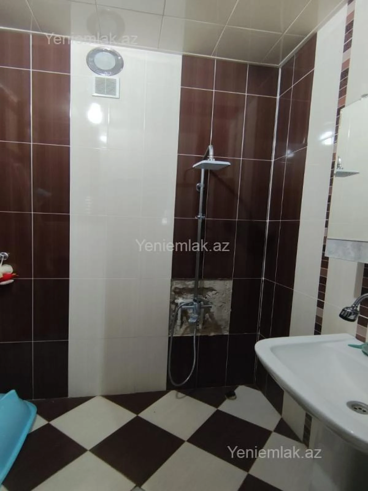 Satılır 2 otaqlı köhnə tikili 62 m²