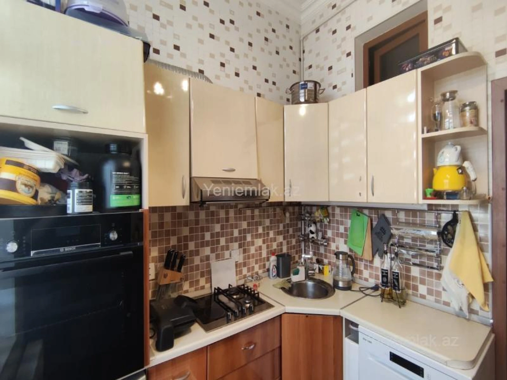 Satılır 2 otaqlı köhnə tikili 62 m²