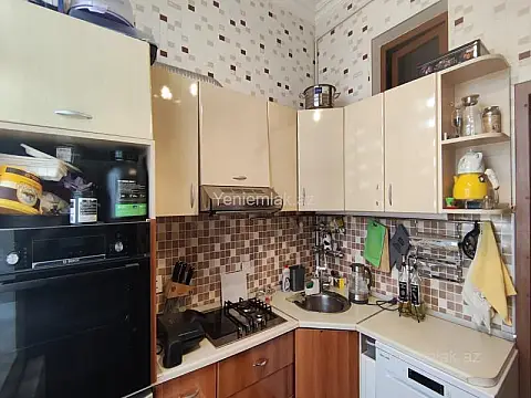 Satılır 2 otaqlı köhnə tikili 62 m²