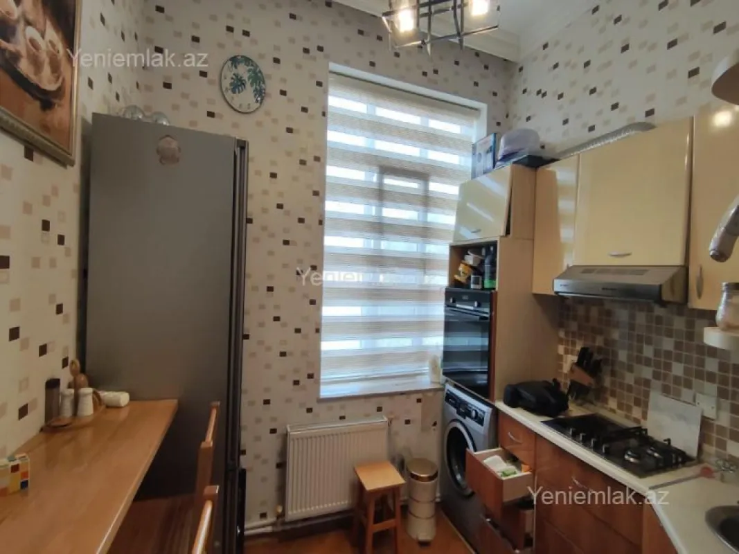 Satılır 2 otaqlı köhnə tikili 62 m²