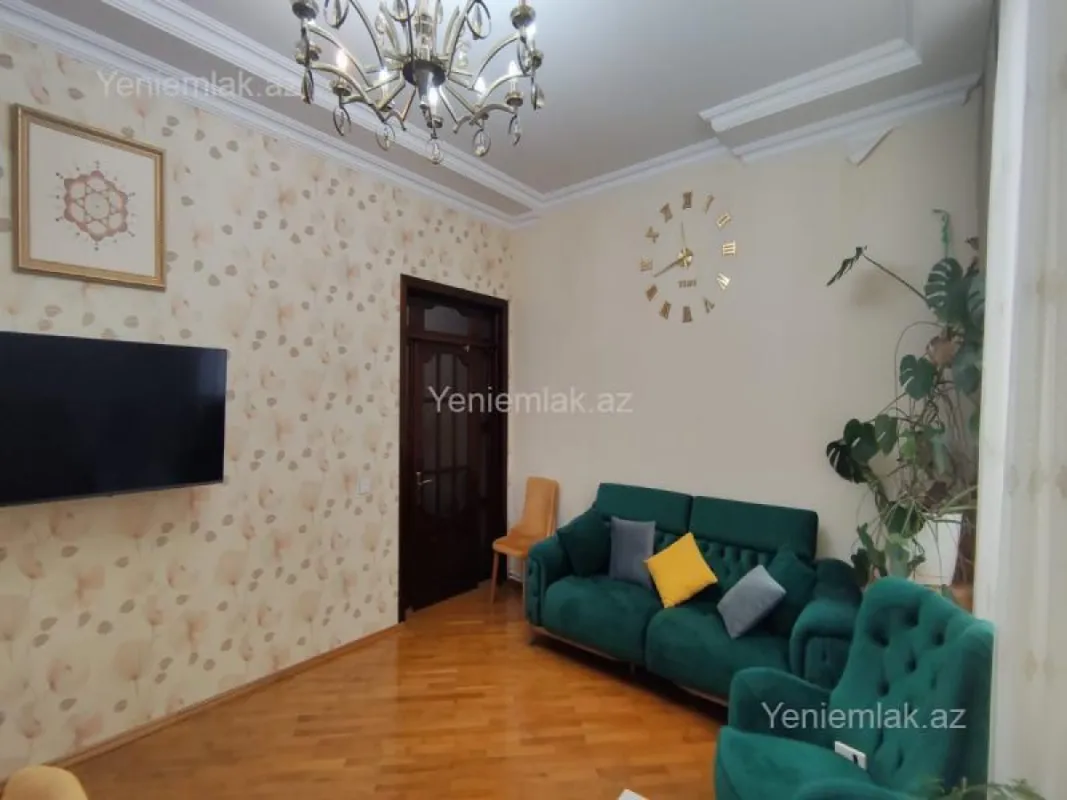 Satılır 2 otaqlı köhnə tikili 62 m²