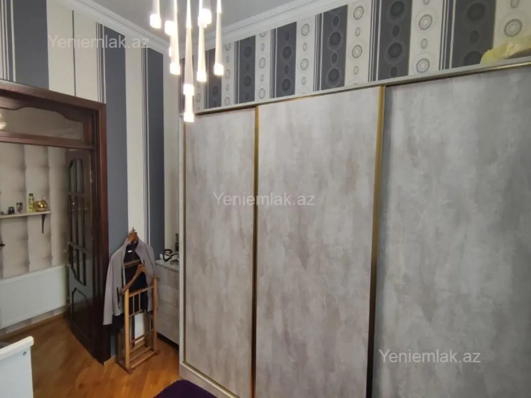 Satılır 2 otaqlı köhnə tikili 62 m²