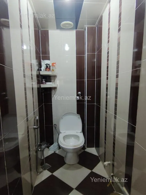Satılır 2 otaqlı köhnə tikili 62 m²