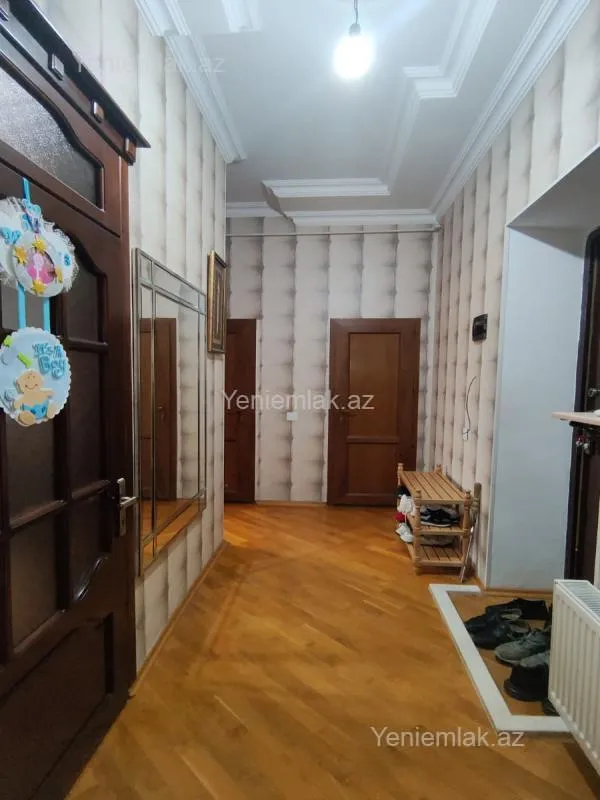 Satılır 2 otaqlı köhnə tikili 62 m²