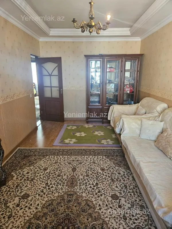 Satılır 3 otaqlı köhnə tikili 75 m²