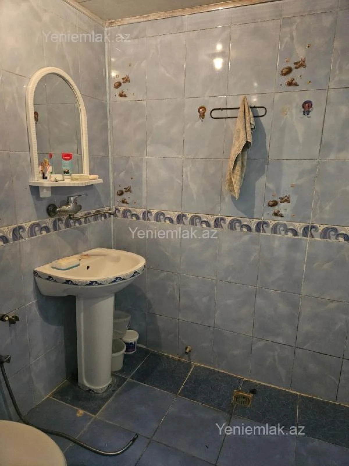 Satılır 3 otaqlı köhnə tikili 75 m²