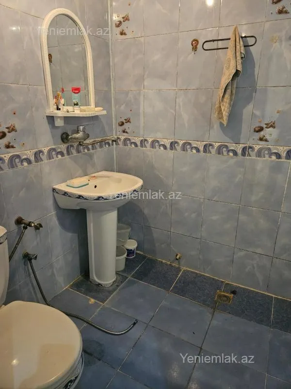 Satılır 3 otaqlı köhnə tikili 75 m²