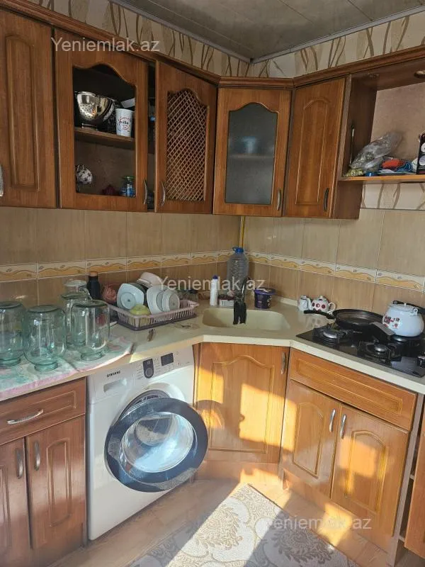 Satılır 3 otaqlı köhnə tikili 75 m²