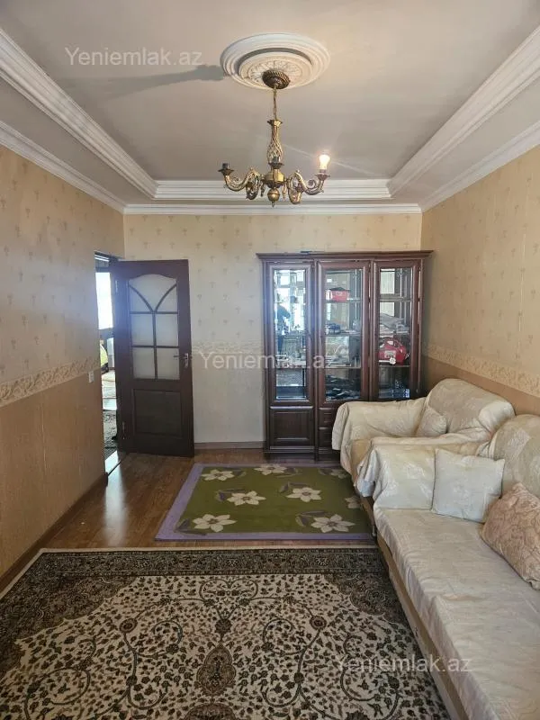 Satılır 3 otaqlı köhnə tikili 75 m²