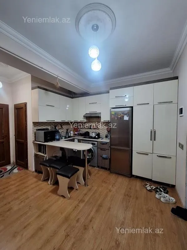 Satılır 3 otaqlı yeni tikili 81 m²