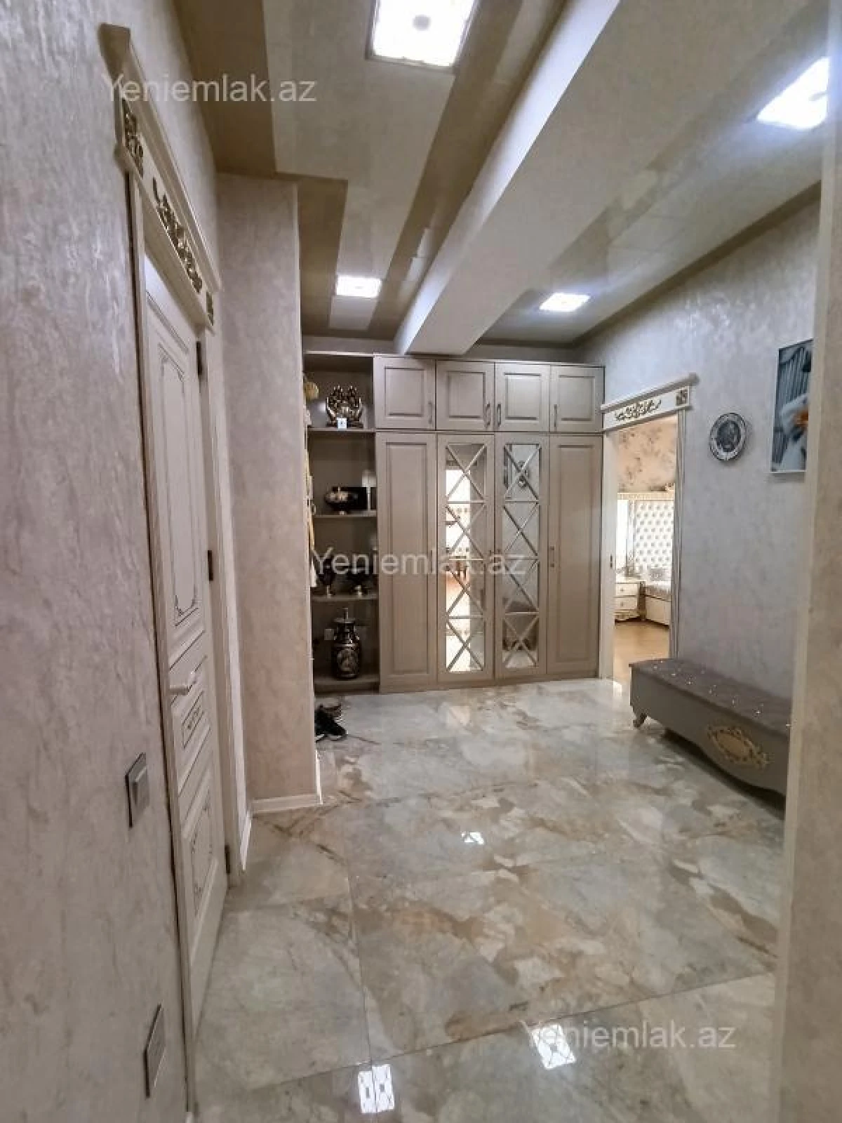 Satılır 3 otaqlı yeni tikili 100 m²