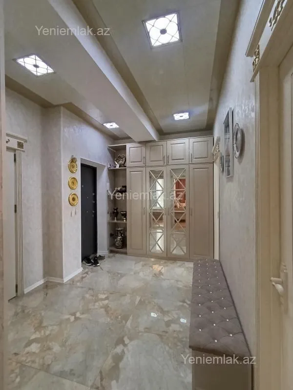 Satılır 3 otaqlı yeni tikili 100 m²