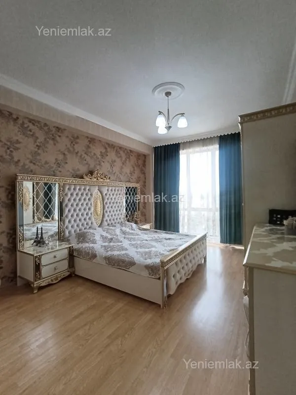 Satılır 3 otaqlı yeni tikili 100 m²