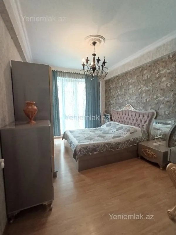 Satılır 3 otaqlı yeni tikili 100 m²