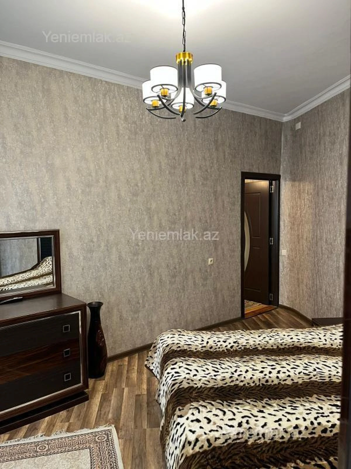 Satılır 3 otaqlı köhnə tikili 75 m²