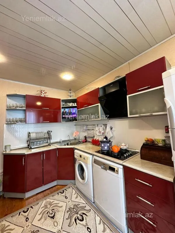 Satılır 7 otaqlı həyət evi 200 m²
