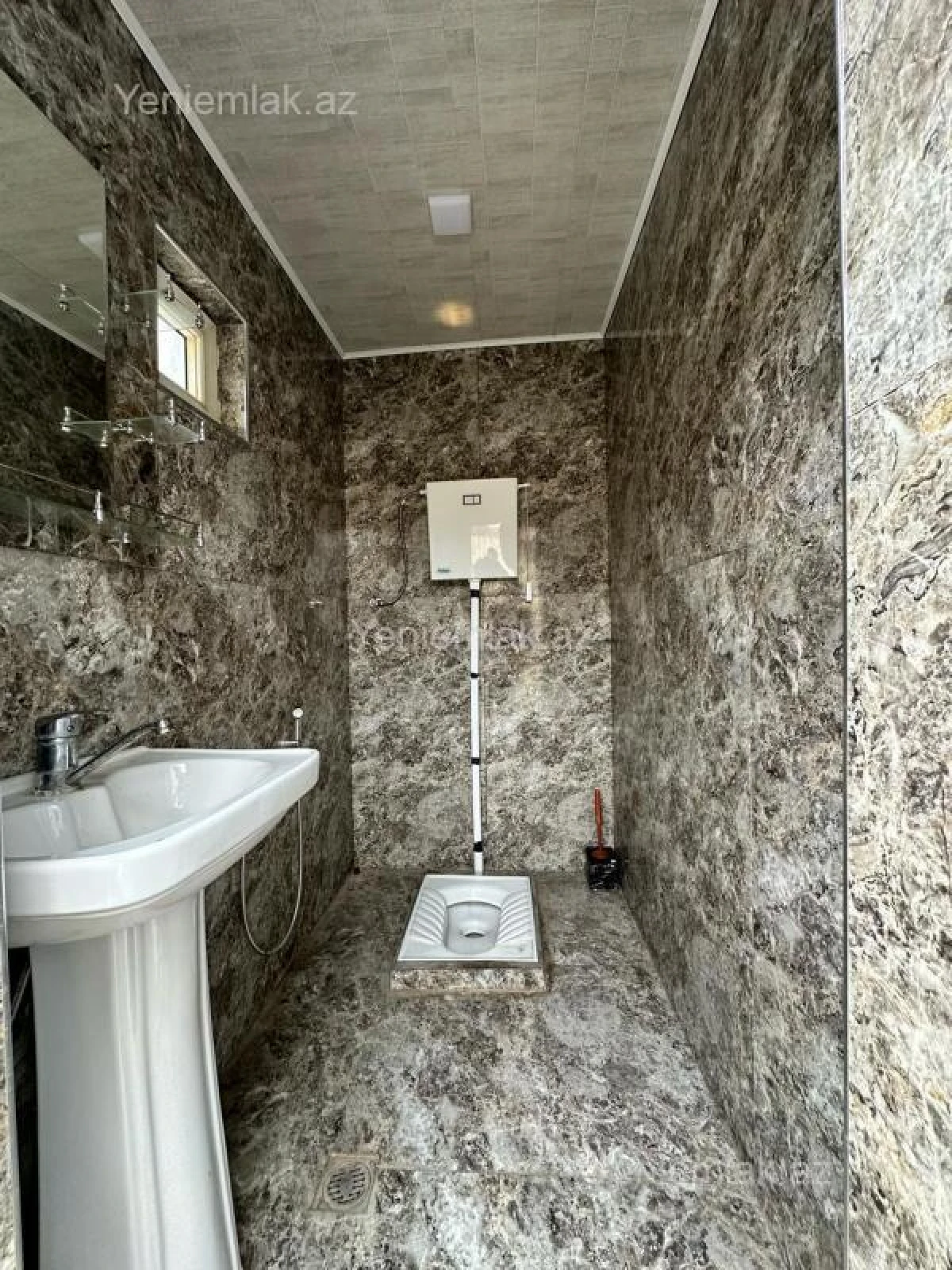 Satılır 7 otaqlı həyət evi 200 m²