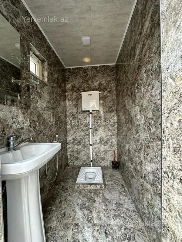 Satılır 7 otaqlı həyət evi 200 m²