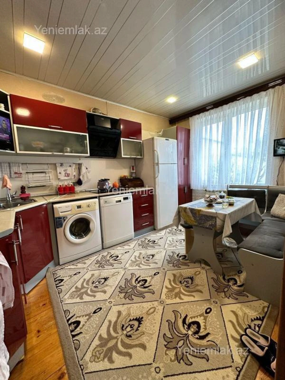 Satılır 7 otaqlı həyət evi 200 m²