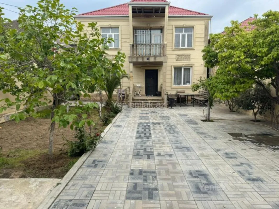 Satılır 7 otaqlı həyət evi 200 m²
