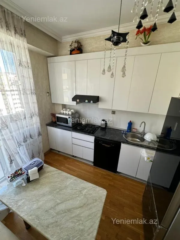 Satılır 3 otaqlı yeni tikili 102 m²