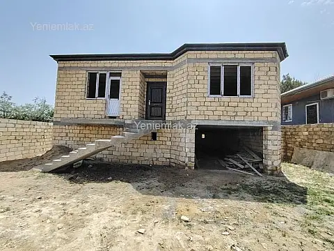 Satılır 4 otaqlı həyət evi 240 m²