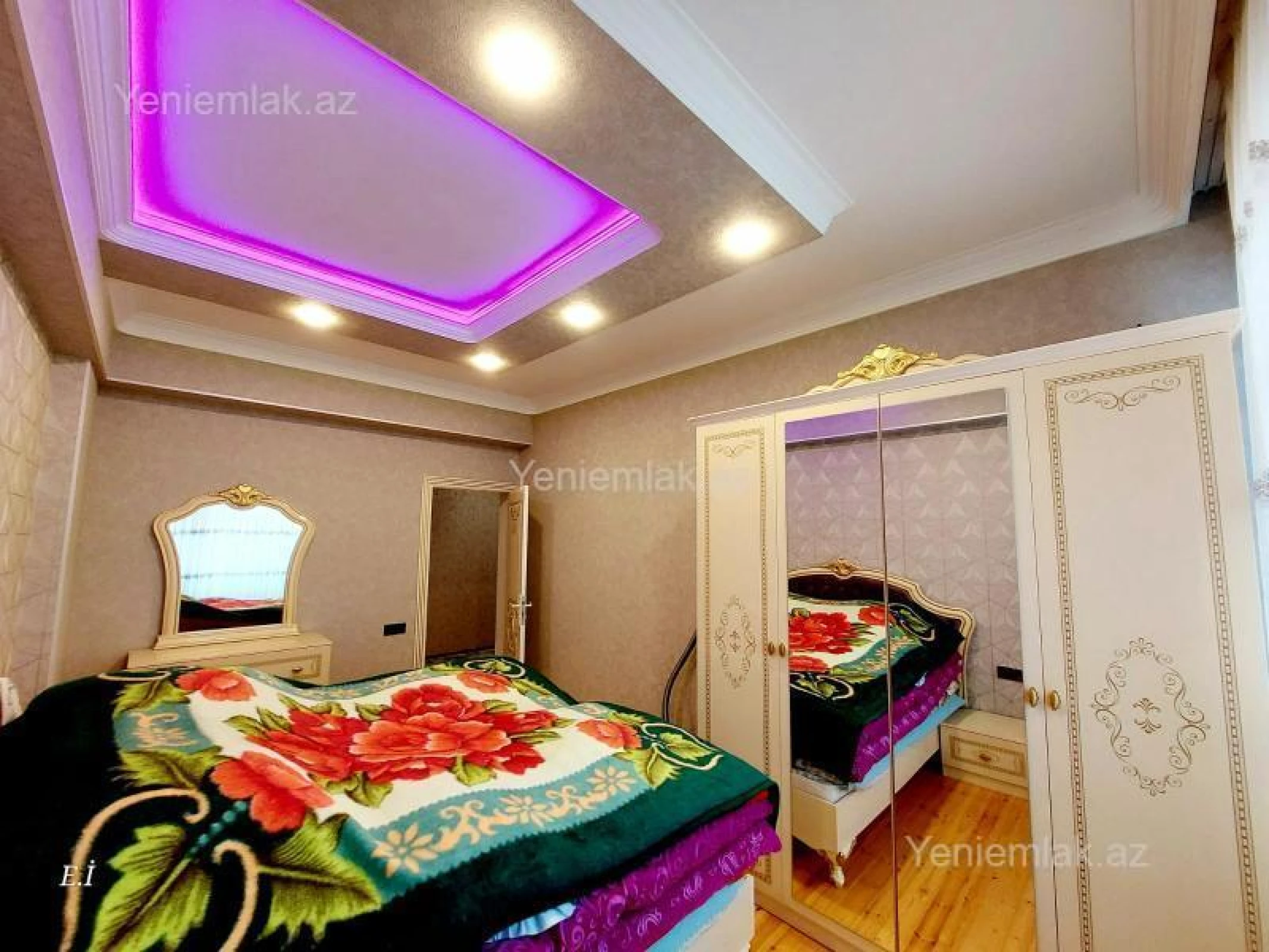 Satılır 2 otaqlı yeni tikili 76 m²