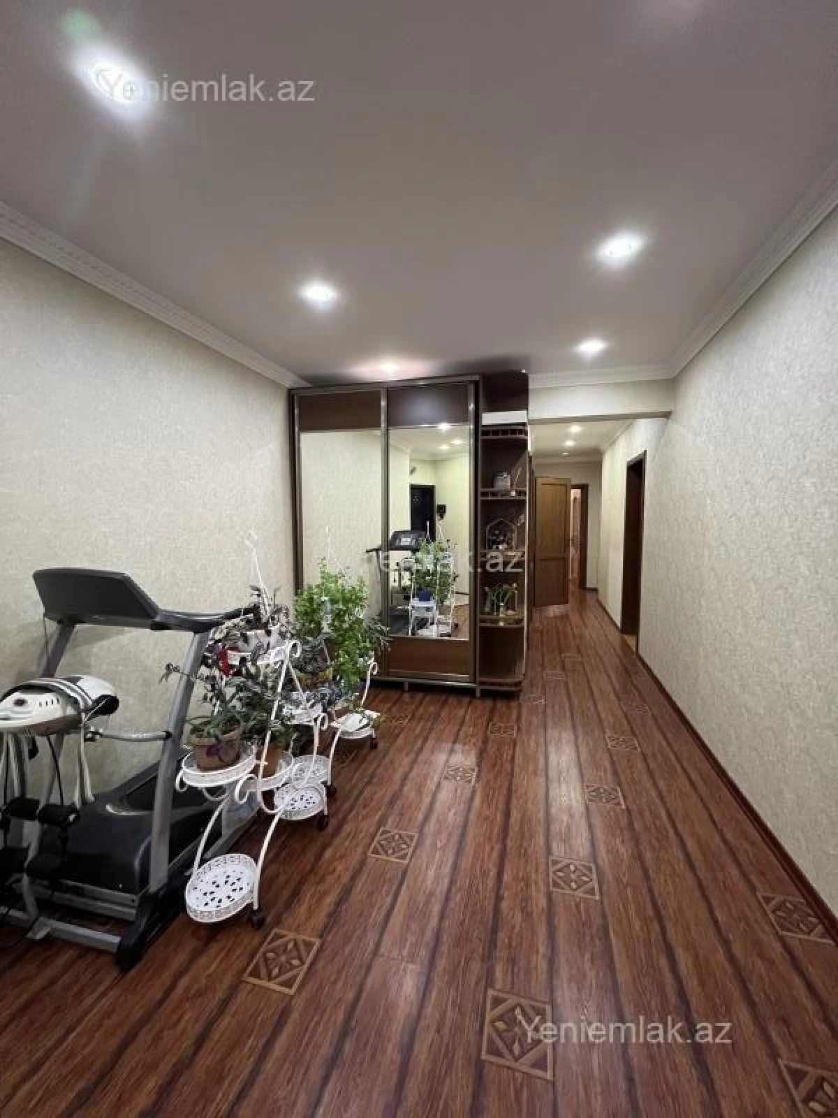 Satılır 3 otaqlı yeni tikili 125 m²