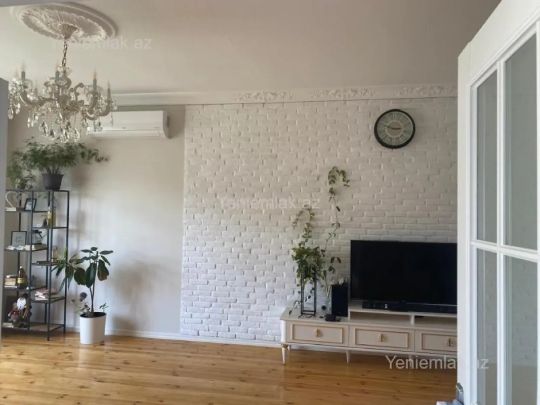 Satılır 4 otaqlı həyət evi 200 m²