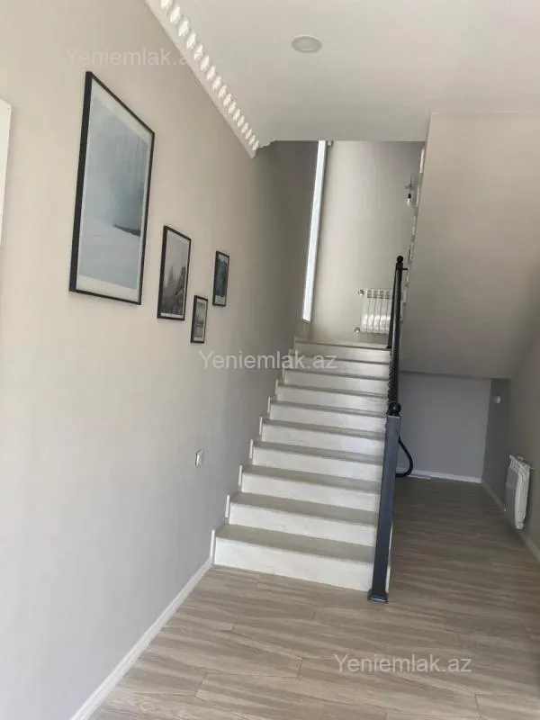 Satılır 4 otaqlı həyət evi 200 m²