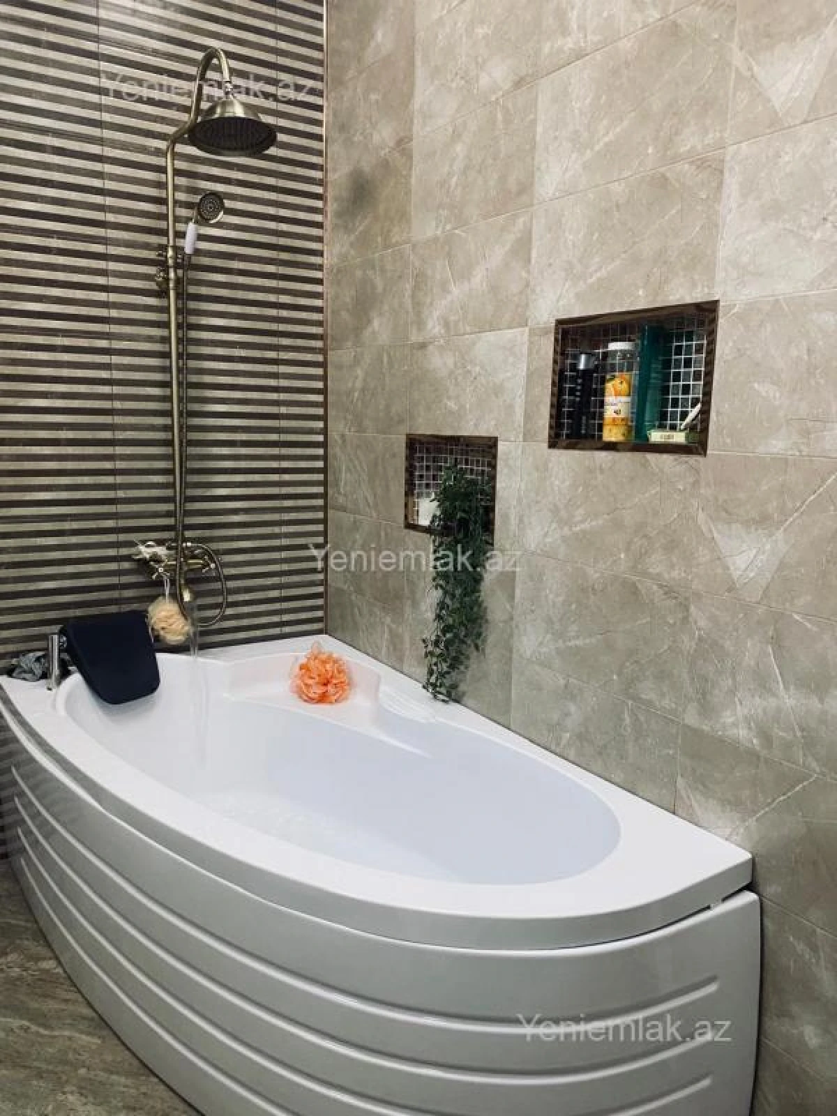 Satılır 4 otaqlı həyət evi 200 m²