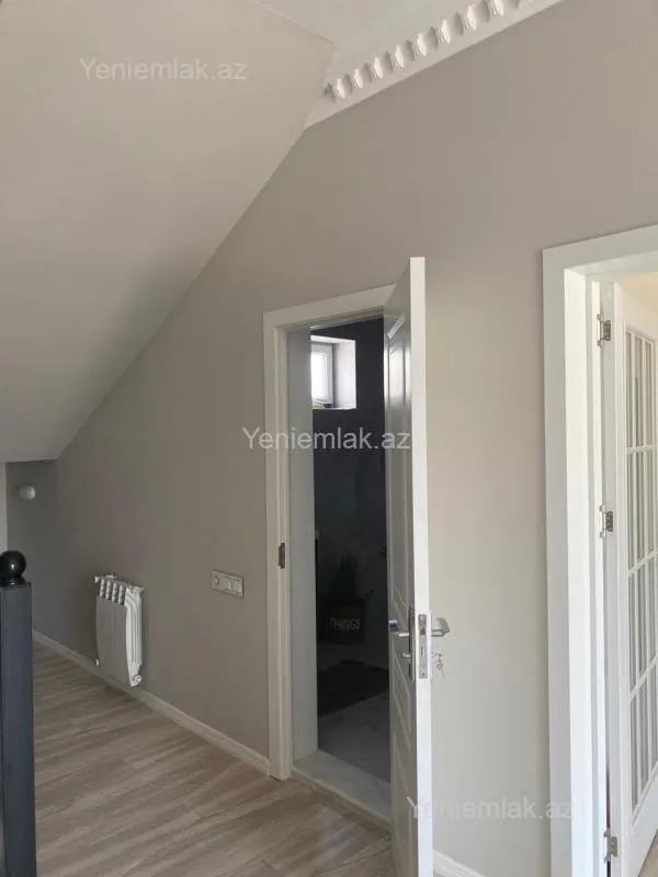 Satılır 4 otaqlı həyət evi 200 m²