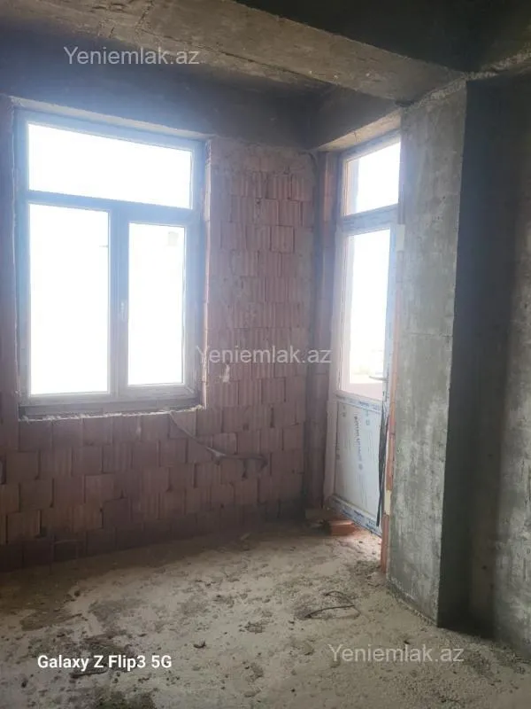 Satılır 3 otaqlı yeni tikili 73 m²